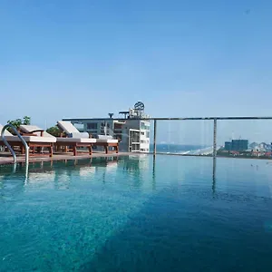 Sofiana My Khe & Spa- Rooftop Pool Bar **** דה נאנג
