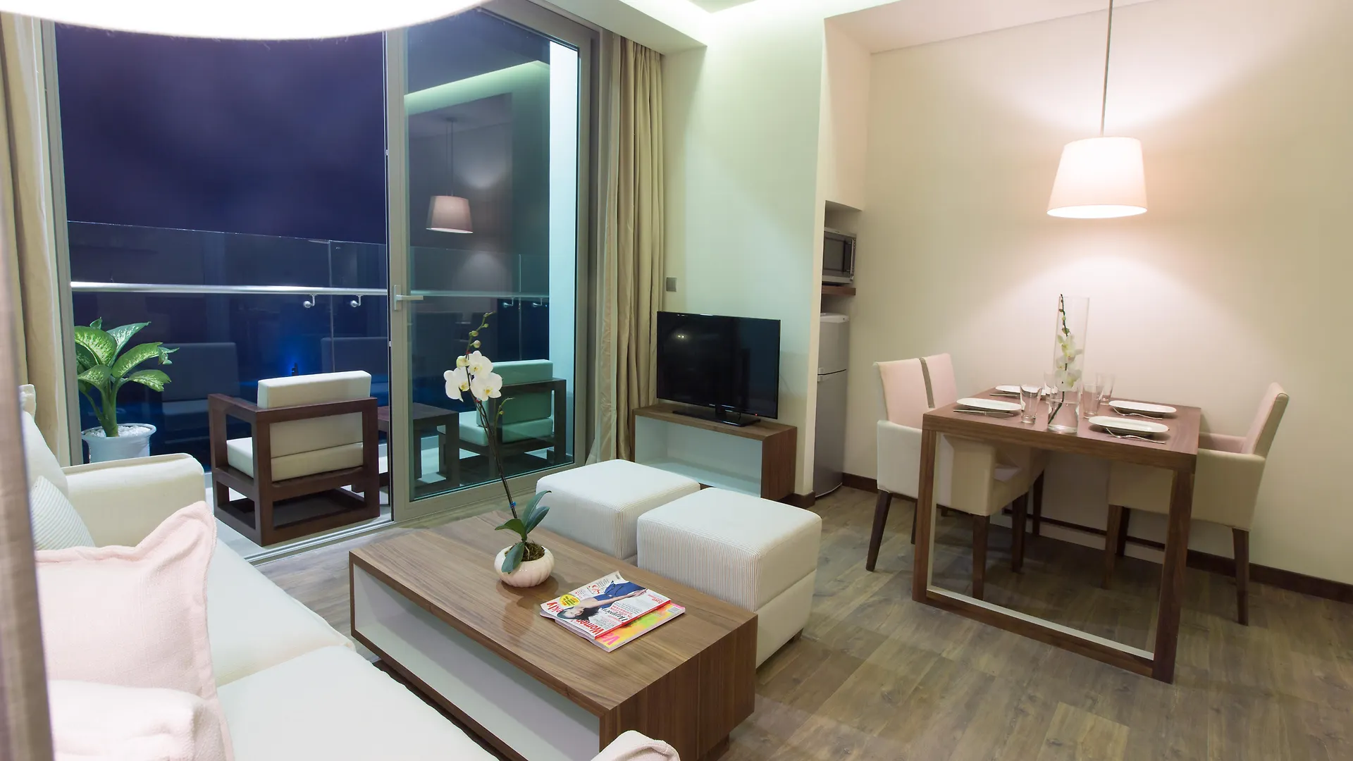 A La Carte Da Nang Beach
