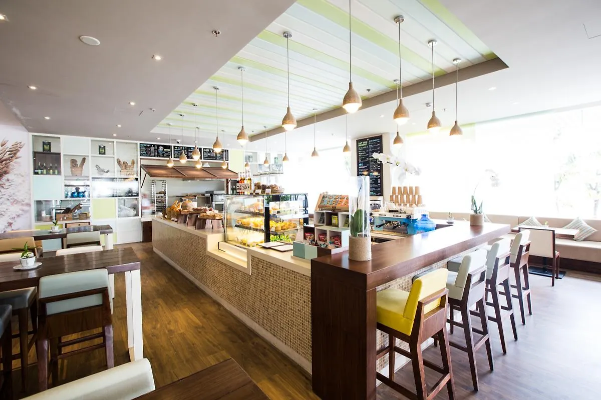 A La Carte Da Nang Beach Hotel