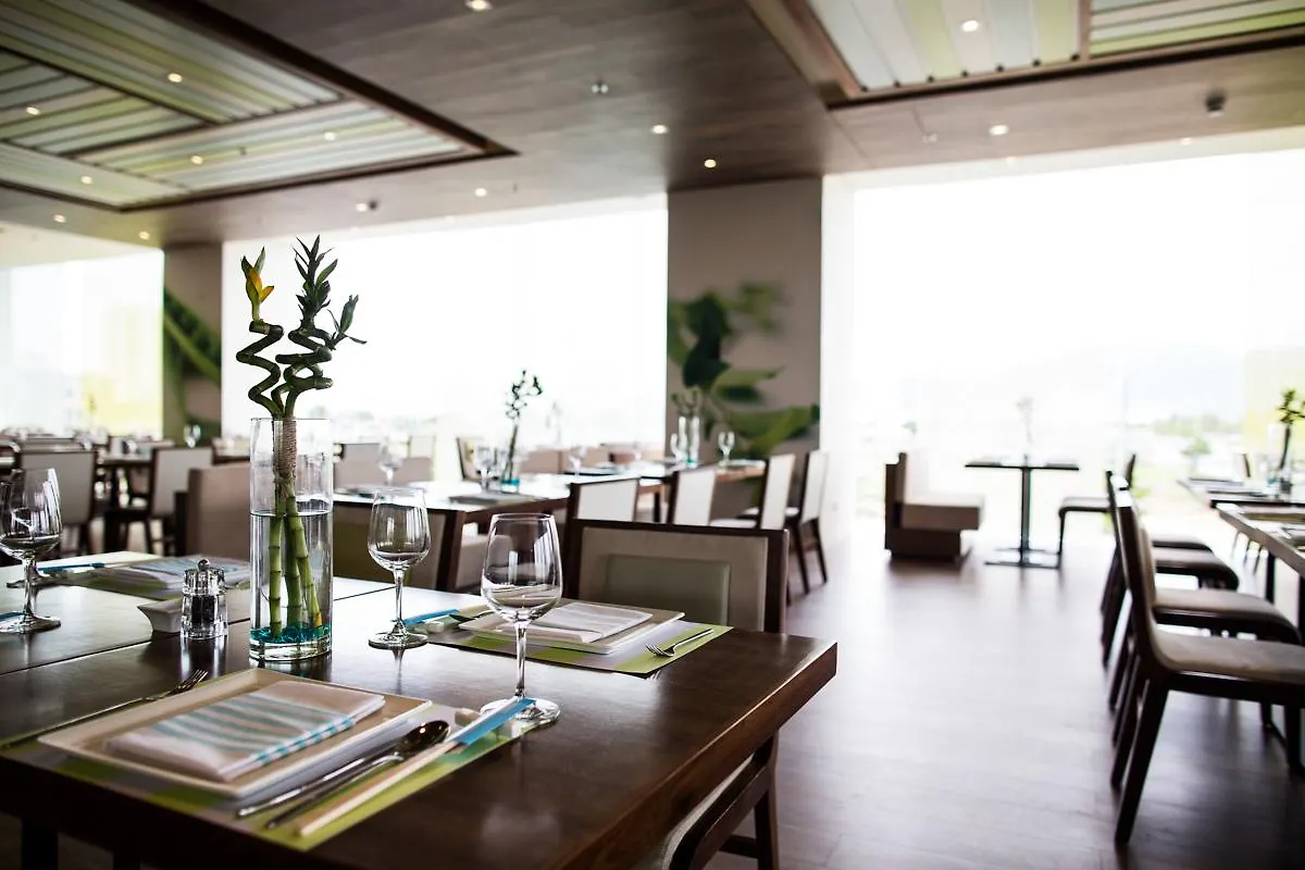 A La Carte Da Nang Beach