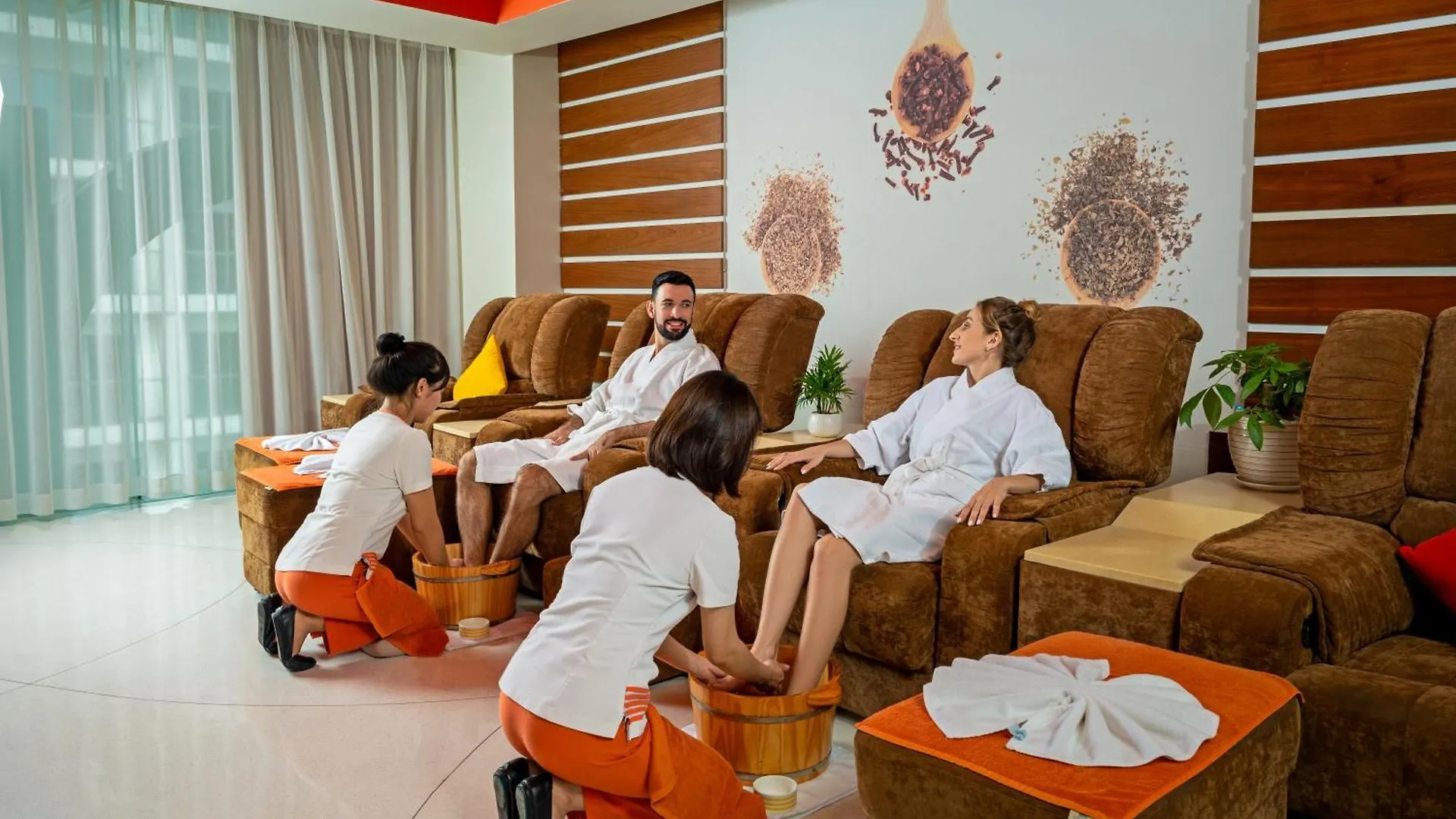 A La Carte Da Nang Beach 4*,
