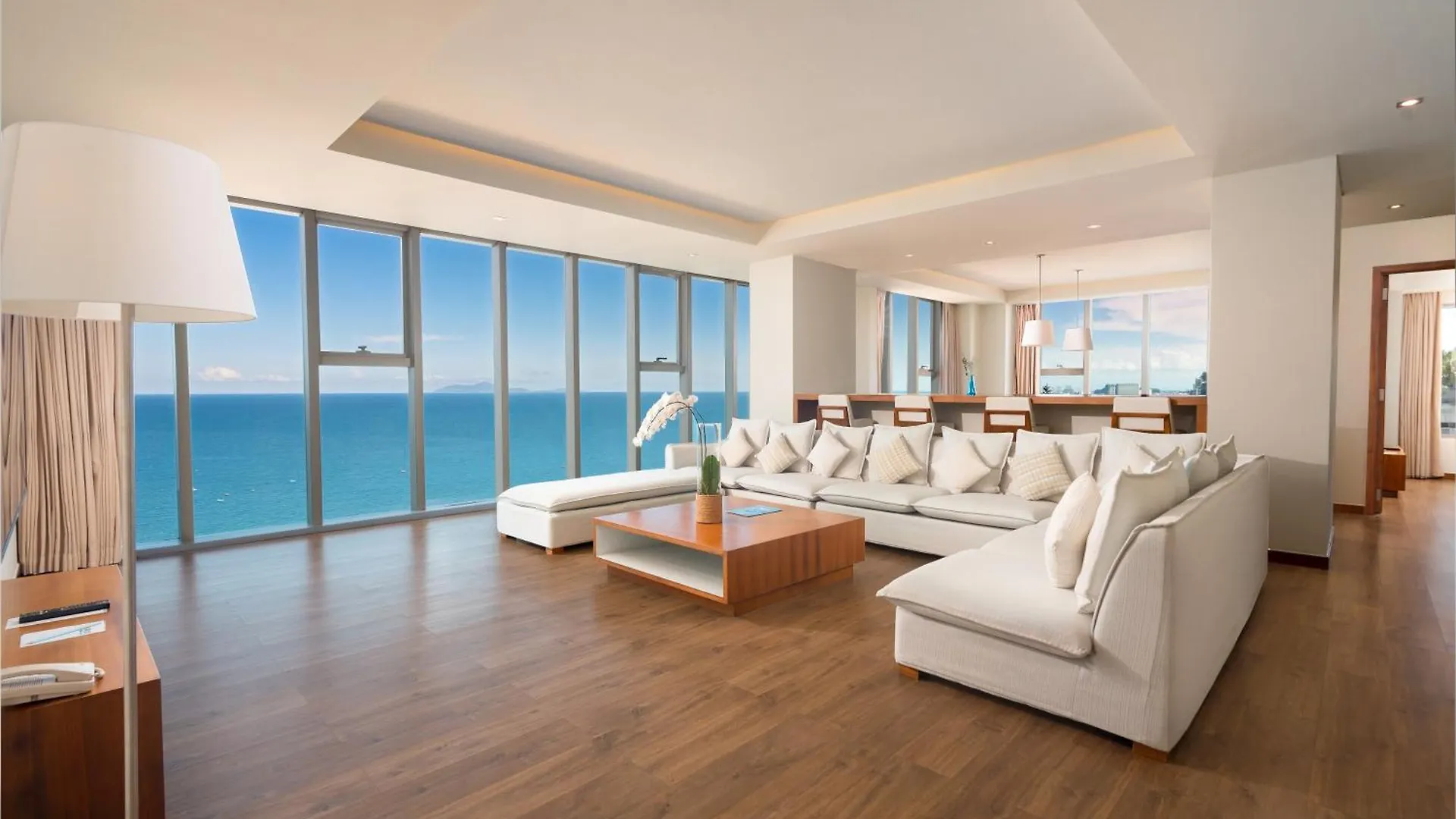 A La Carte Da Nang Beach 4*,  Vietnam