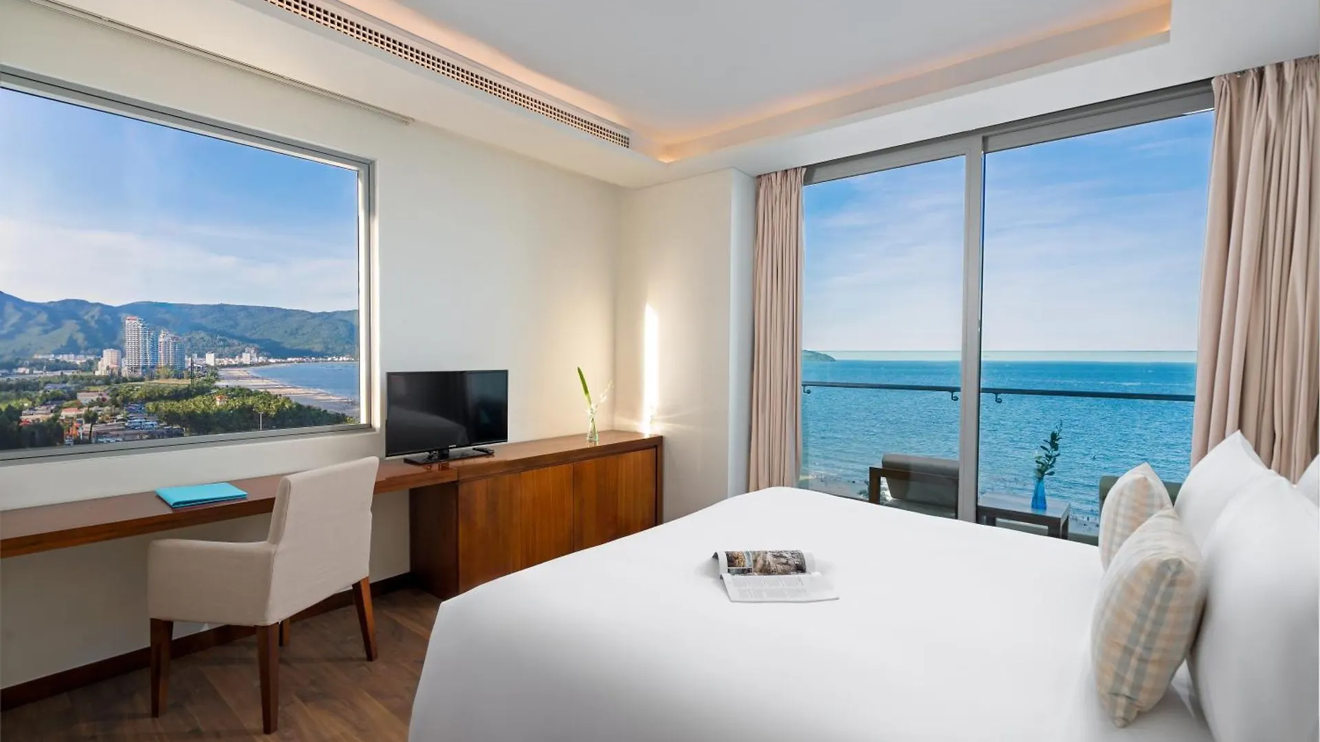 A La Carte Da Nang Beach
