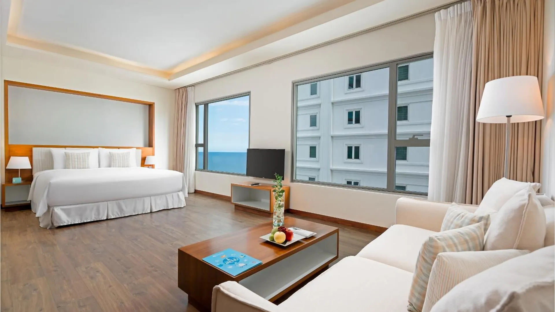 A La Carte Da Nang Beach